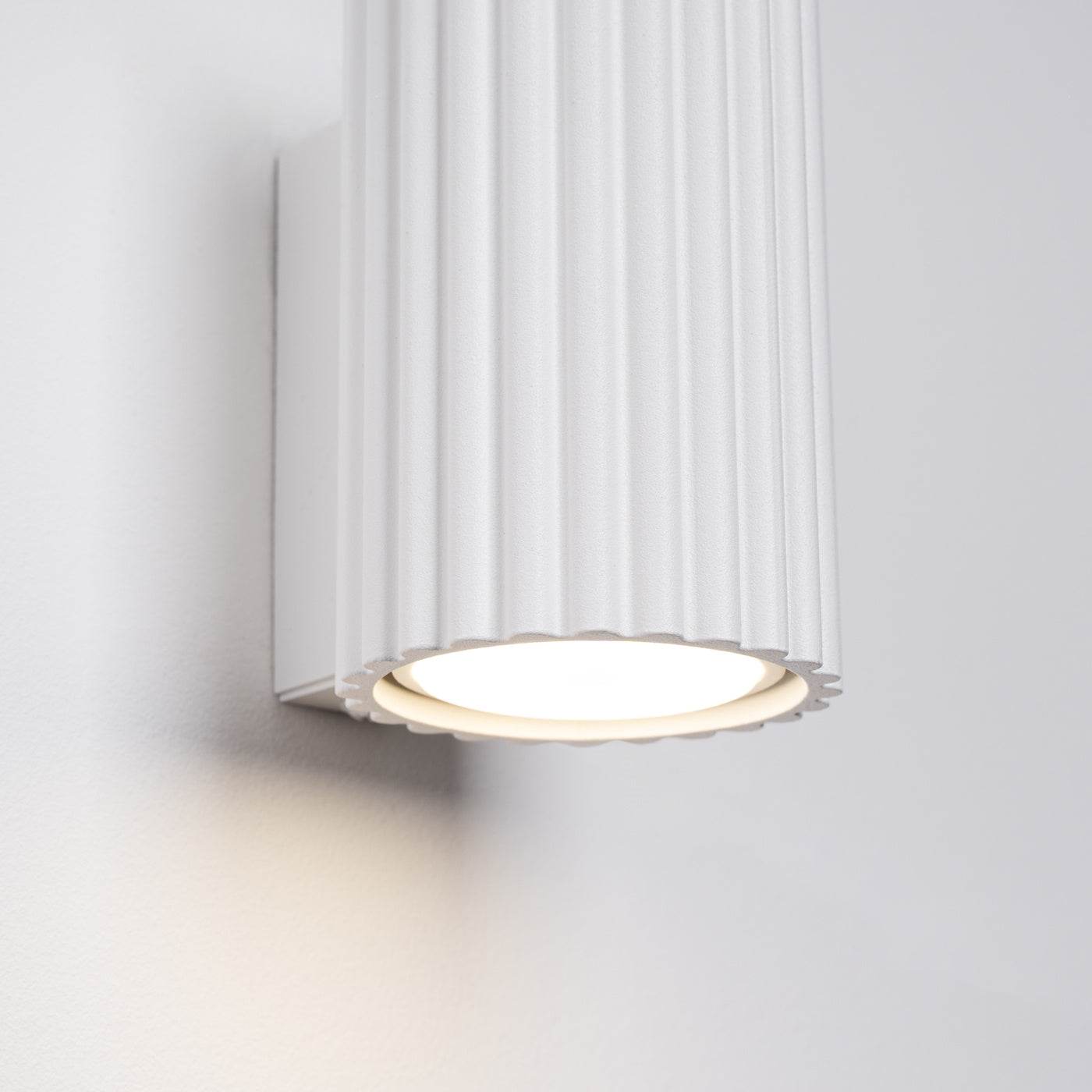 Seinalamp Karbon 10 Valge GU10 - BrighteNova