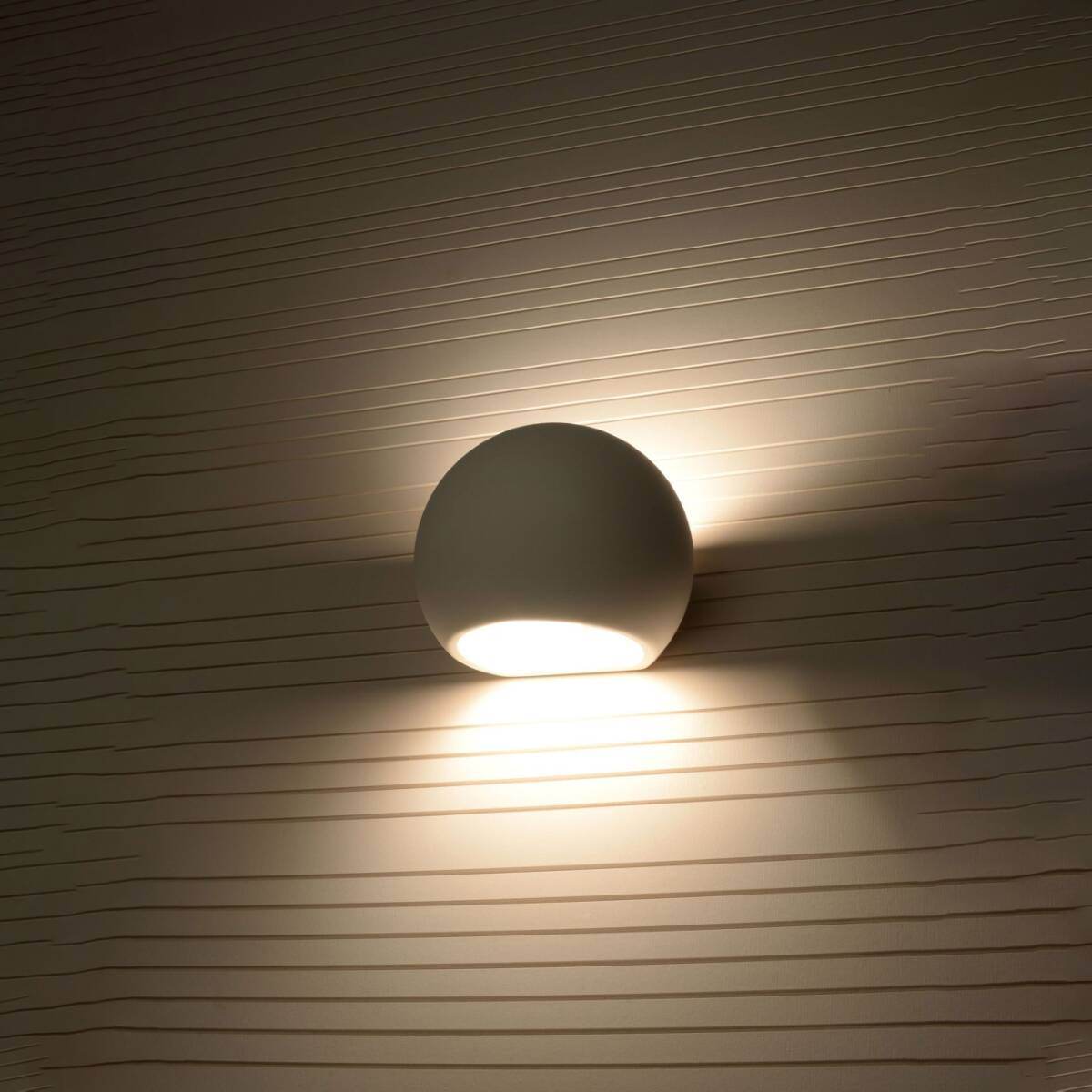 Seinalamp Globe Keraamiline Valge E27 - BrighteNova